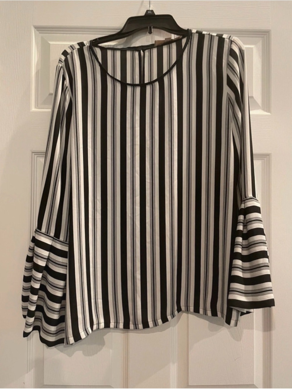 LOFT Size Large Black & White Striped Women's Long Sleeve Top
